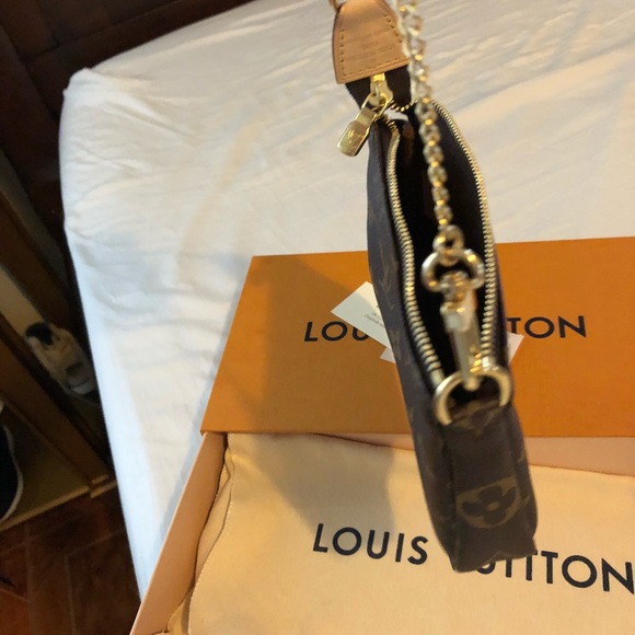 Authentic Louis Vuitton monogram mini pouch - Picture 8 of 8
